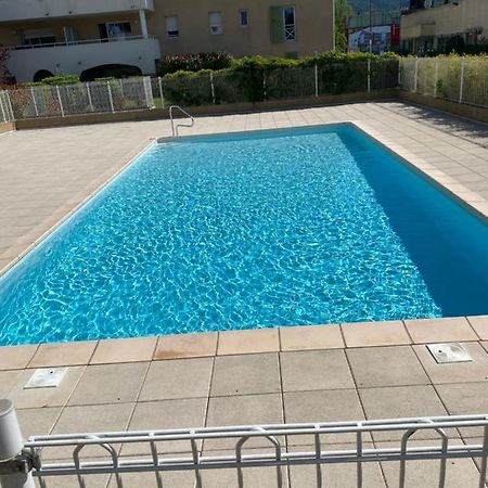 Studio Brignoles Piscine Emplacement Ideal Exterior foto